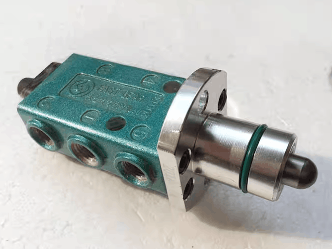 F99660 FAST Gearbox Air Control Regulating Valve Shacman HOWO FAW